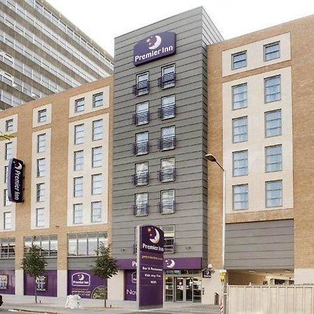Premier Inn London Croydon Town Centre Exterior foto