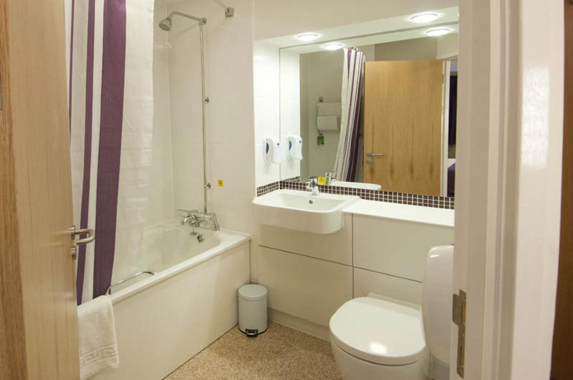 Premier Inn London Croydon Town Centre Exterior foto